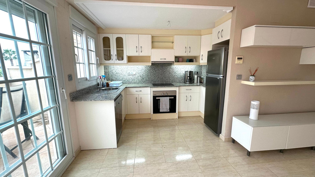 3 Bed Townhouse for sale in Urbanización El Raso Costa Blanca, Alicante, Spain