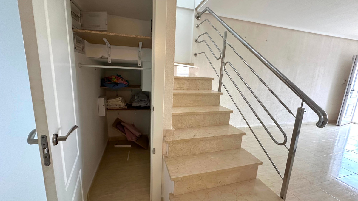 3 Bed Townhouse for sale in Urbanización El Raso Costa Blanca, Alicante, Spain