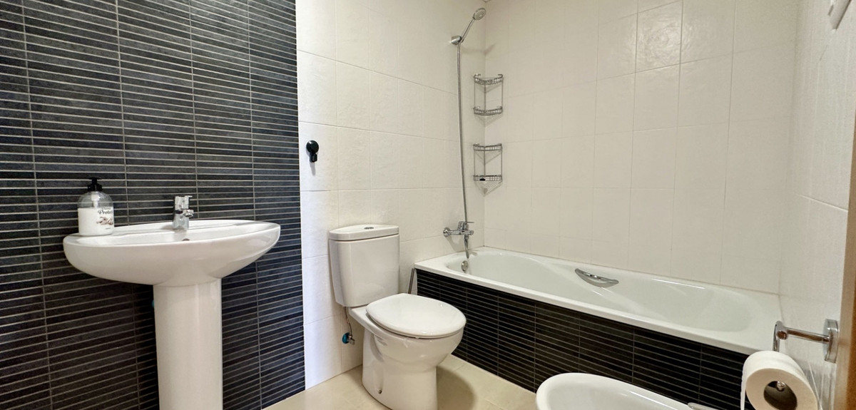 Se vende Apartamento Planta Media de 3 dormitorios en Costa Blanca, Alicante, España