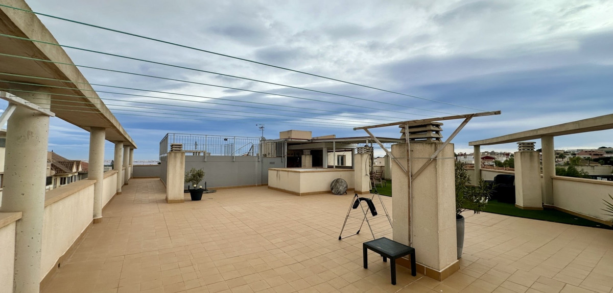 Se vende Apartamento Planta Media de 3 dormitorios en Costa Blanca, Alicante, España