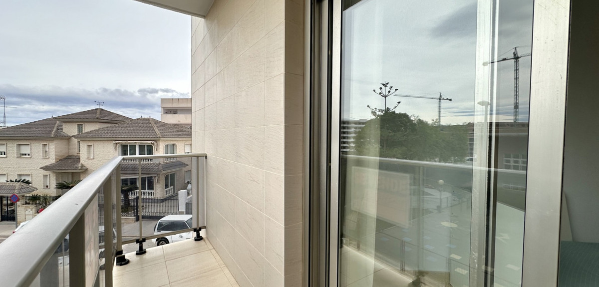 Se vende Apartamento Planta Media de 3 dormitorios en Costa Blanca, Alicante, España