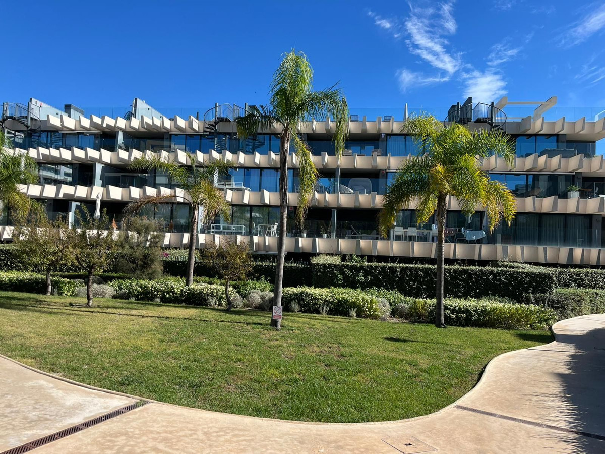 3 Bed Apartment for sale in Selwo Costa Del Sol, Málaga, Spain