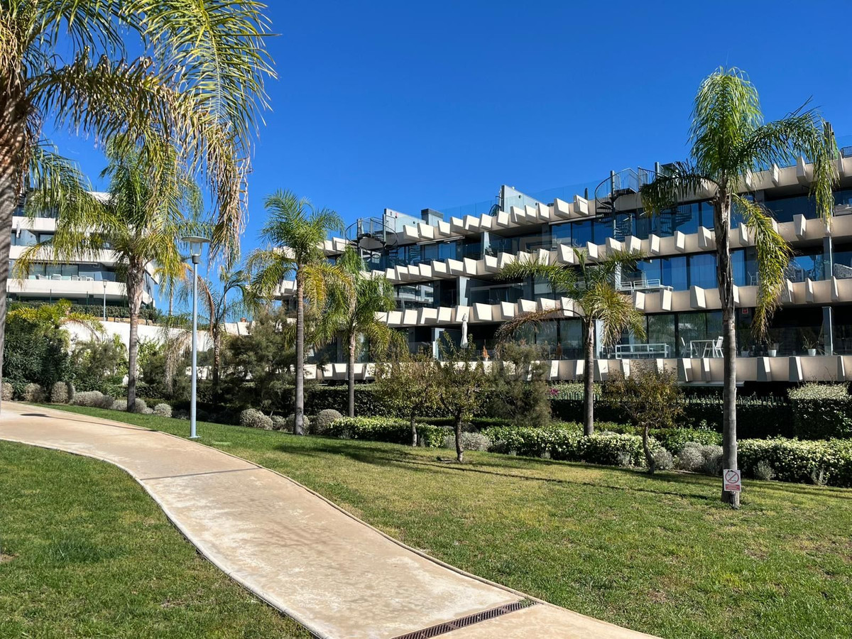 3 Bed Apartment for sale in Selwo Costa Del Sol, Málaga, Spain