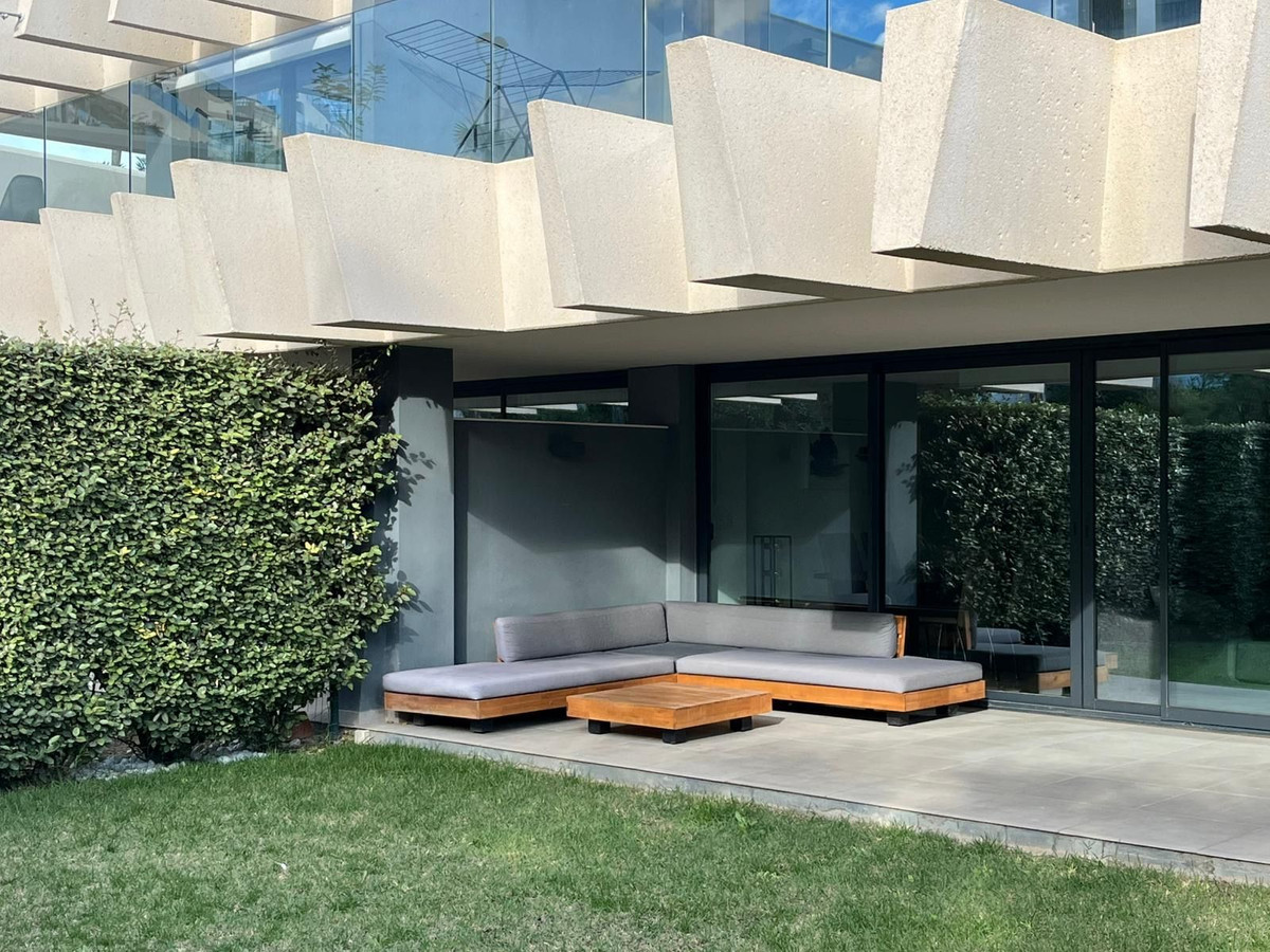 3 Bed Apartment for sale in Selwo Costa Del Sol, Málaga, Spain