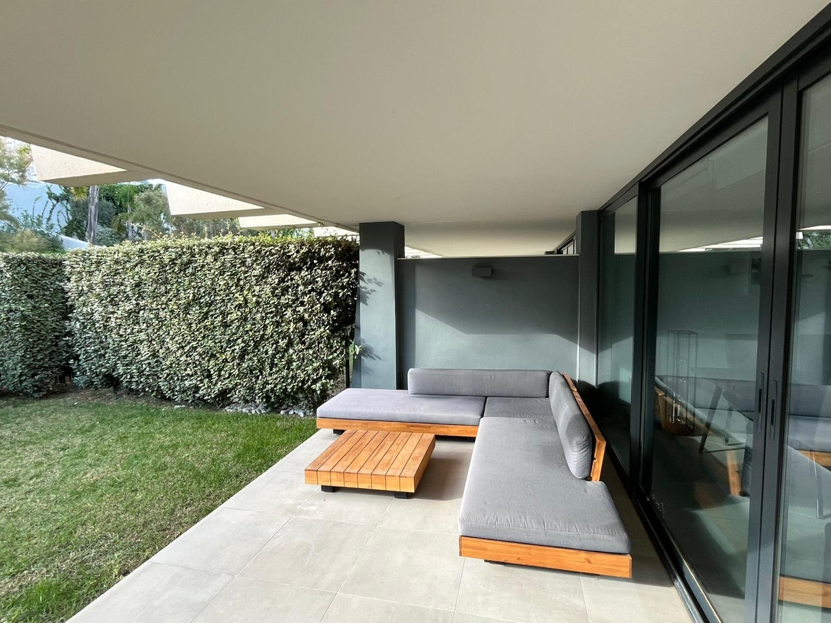 3 Bed Apartment for sale in Selwo Costa Del Sol, Málaga, Spain