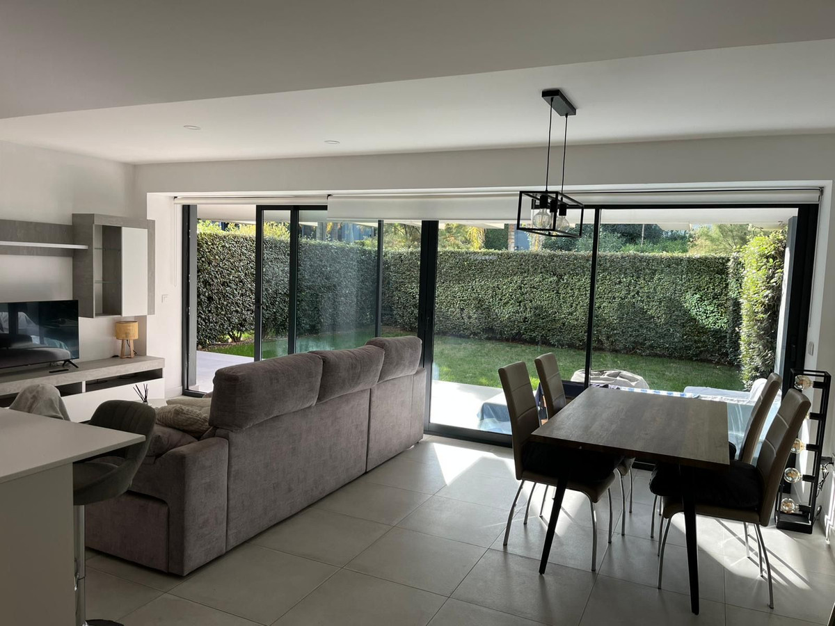 3 Bed Apartment for sale in Selwo Costa Del Sol, Málaga, Spain