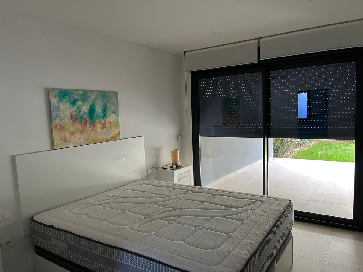 3 Bed Apartment for sale in Selwo Costa Del Sol, Málaga, Spain