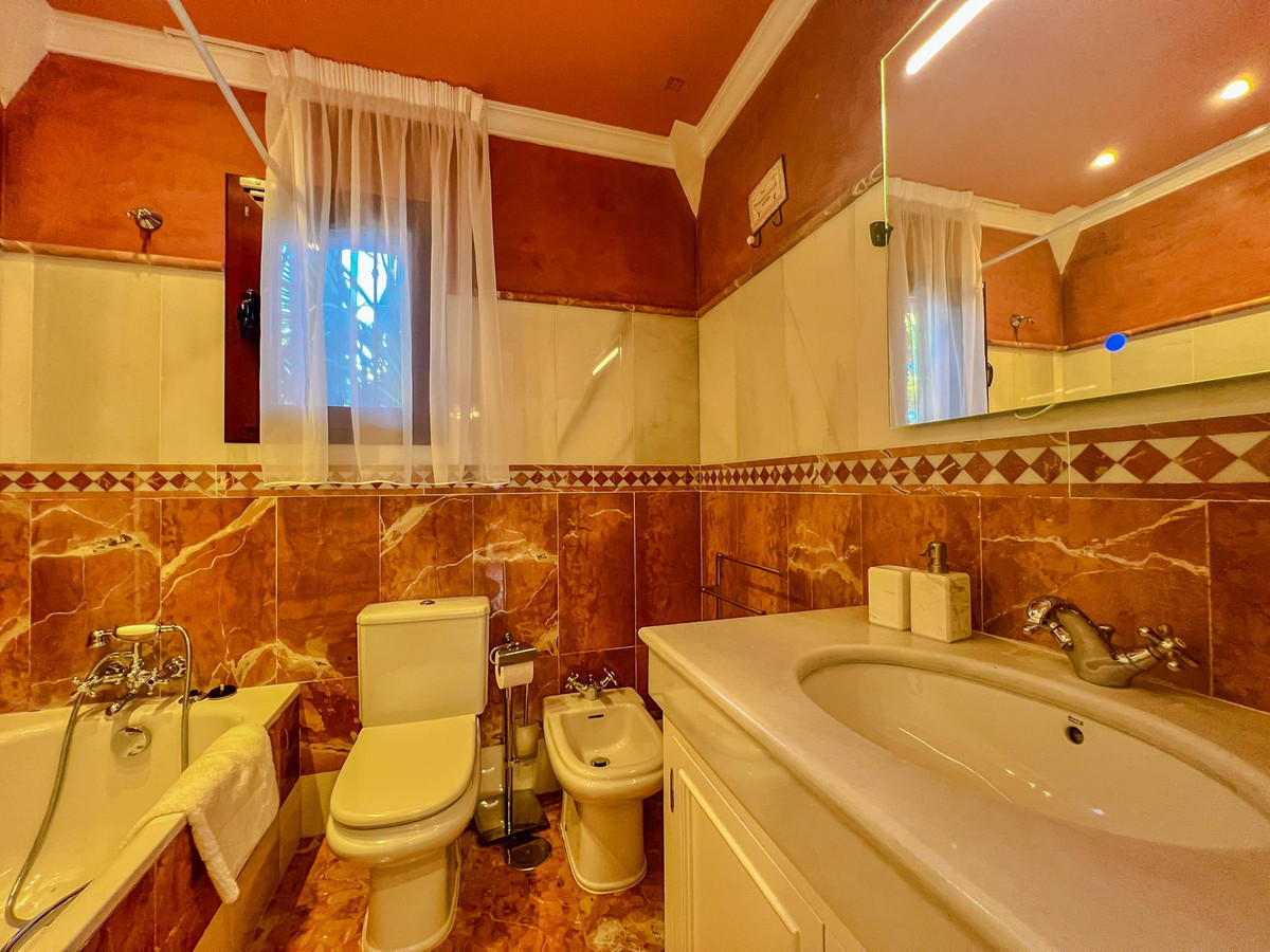 5 Bed Townhouse for sale in Los Flamingos Costa Del Sol, Málaga, Spain