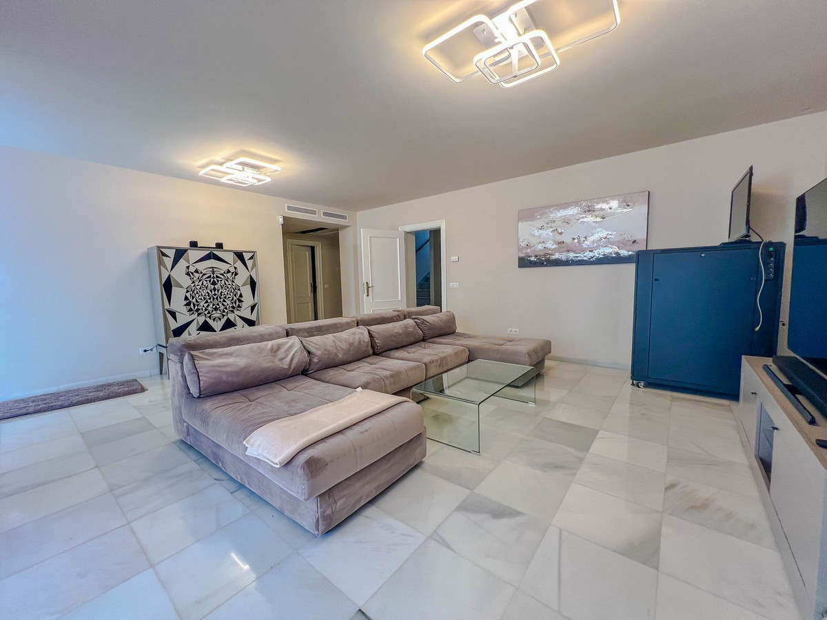 5 Bed Townhouse for sale in Los Flamingos Costa Del Sol, Málaga, Spain