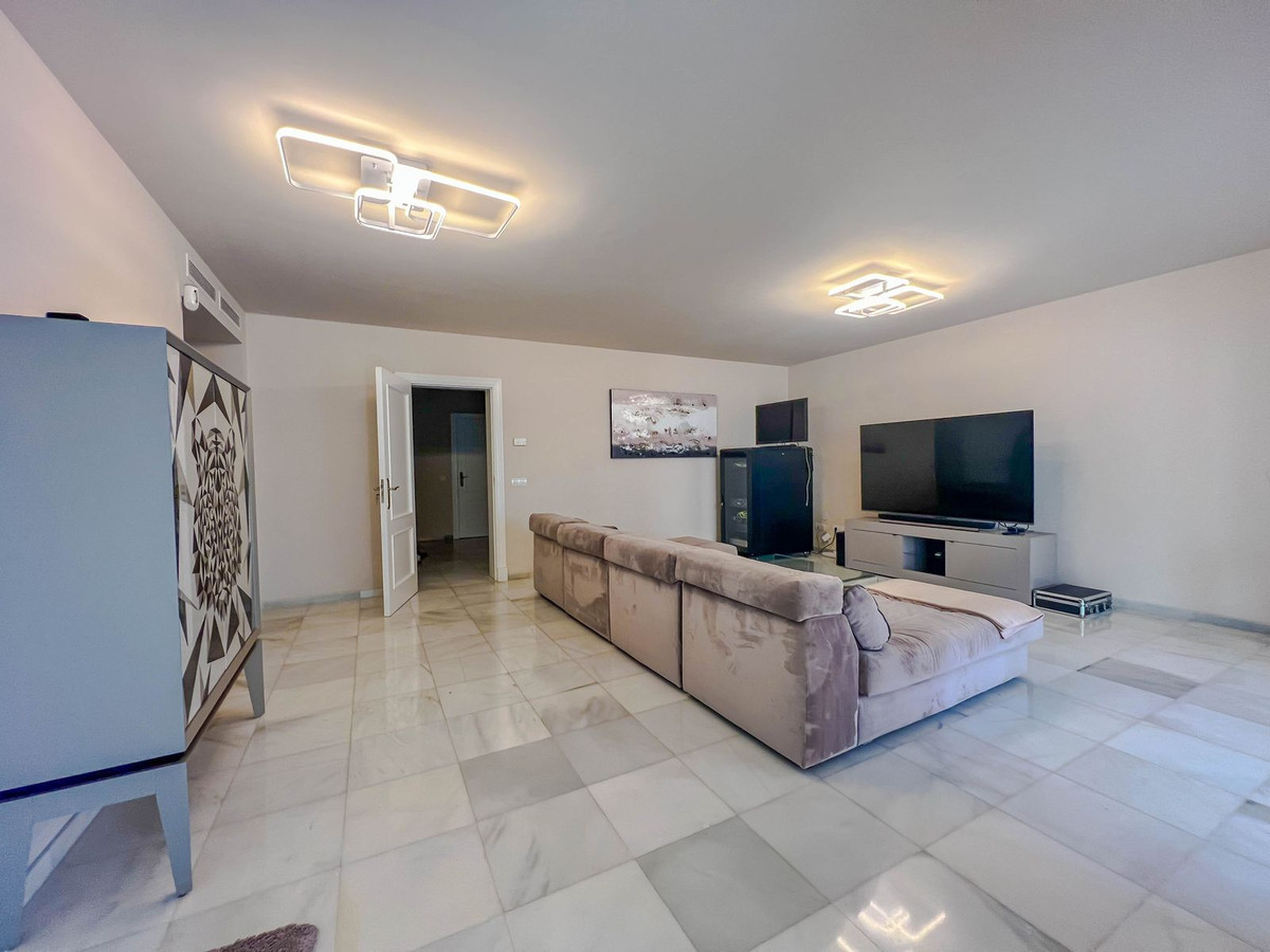 5 Bed Townhouse for sale in Los Flamingos Costa Del Sol, Málaga, Spain