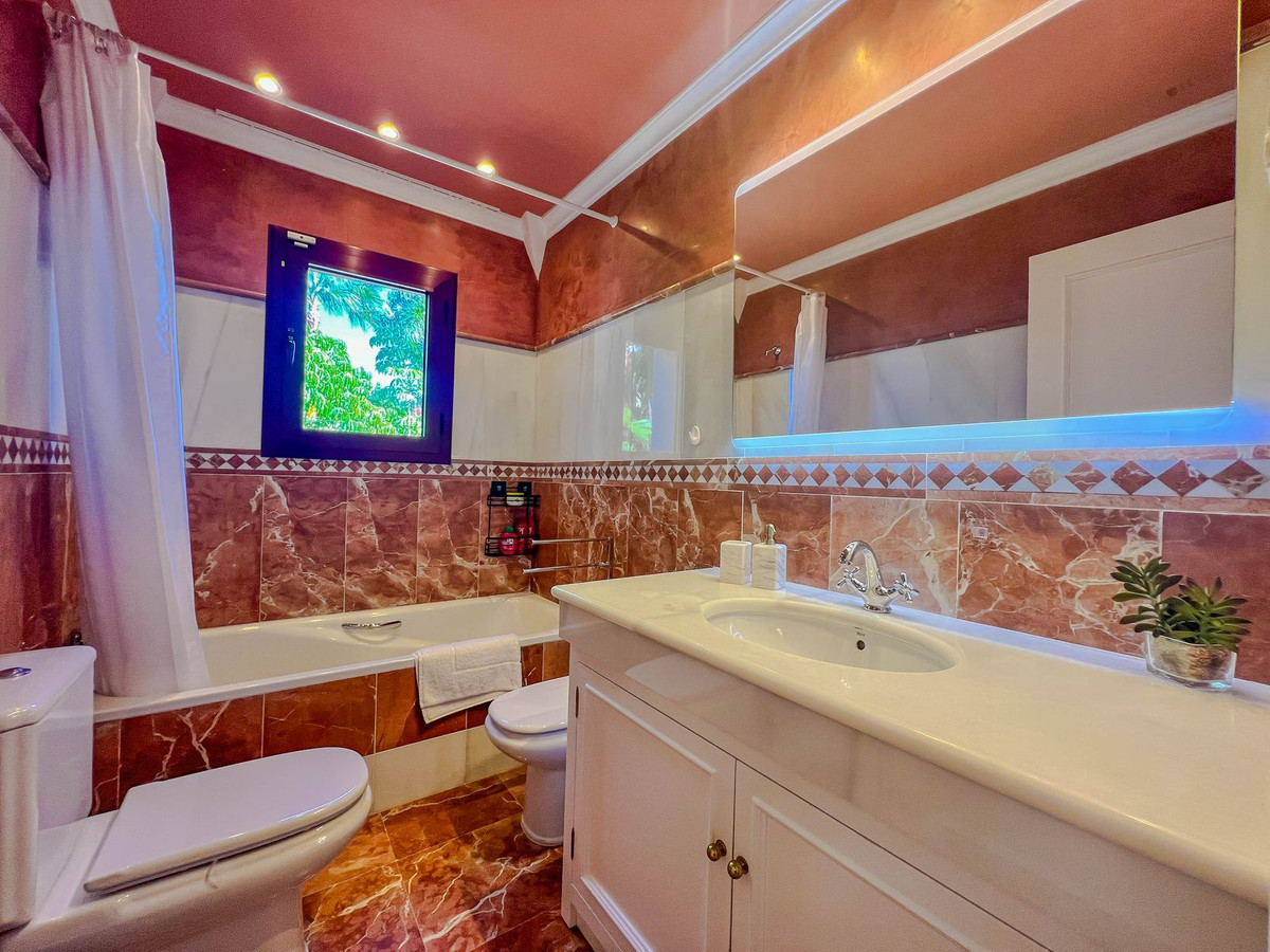 5 Bed Townhouse for sale in Los Flamingos Costa Del Sol, Málaga, Spain