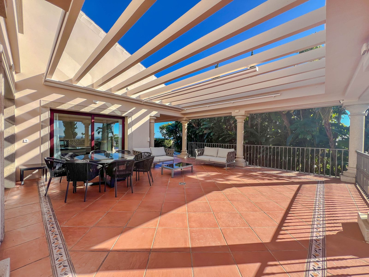 5 Bed Townhouse for sale in Los Flamingos Costa Del Sol, Málaga, Spain