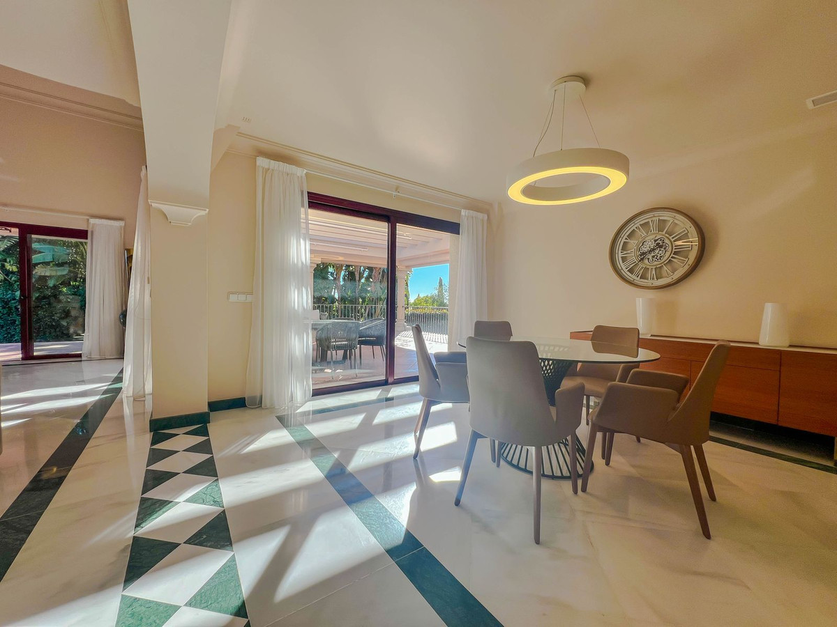 5 Bed Townhouse for sale in Los Flamingos Costa Del Sol, Málaga, Spain