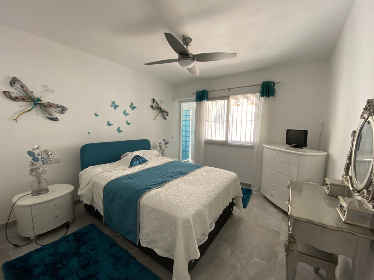 Se vende Villa - Chalet de 4 dormitorios en Costa Del Sol, Málaga, España