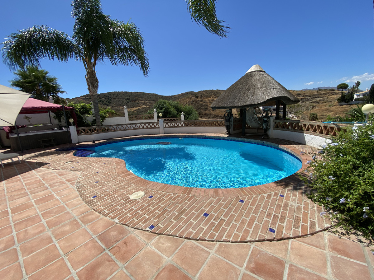 Se vende Villa - Chalet de 4 dormitorios en Costa Del Sol, Málaga, España