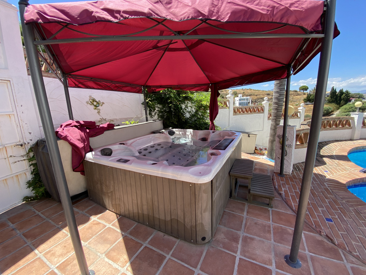 Se vende Villa - Chalet de 4 dormitorios en Costa Del Sol, Málaga, España