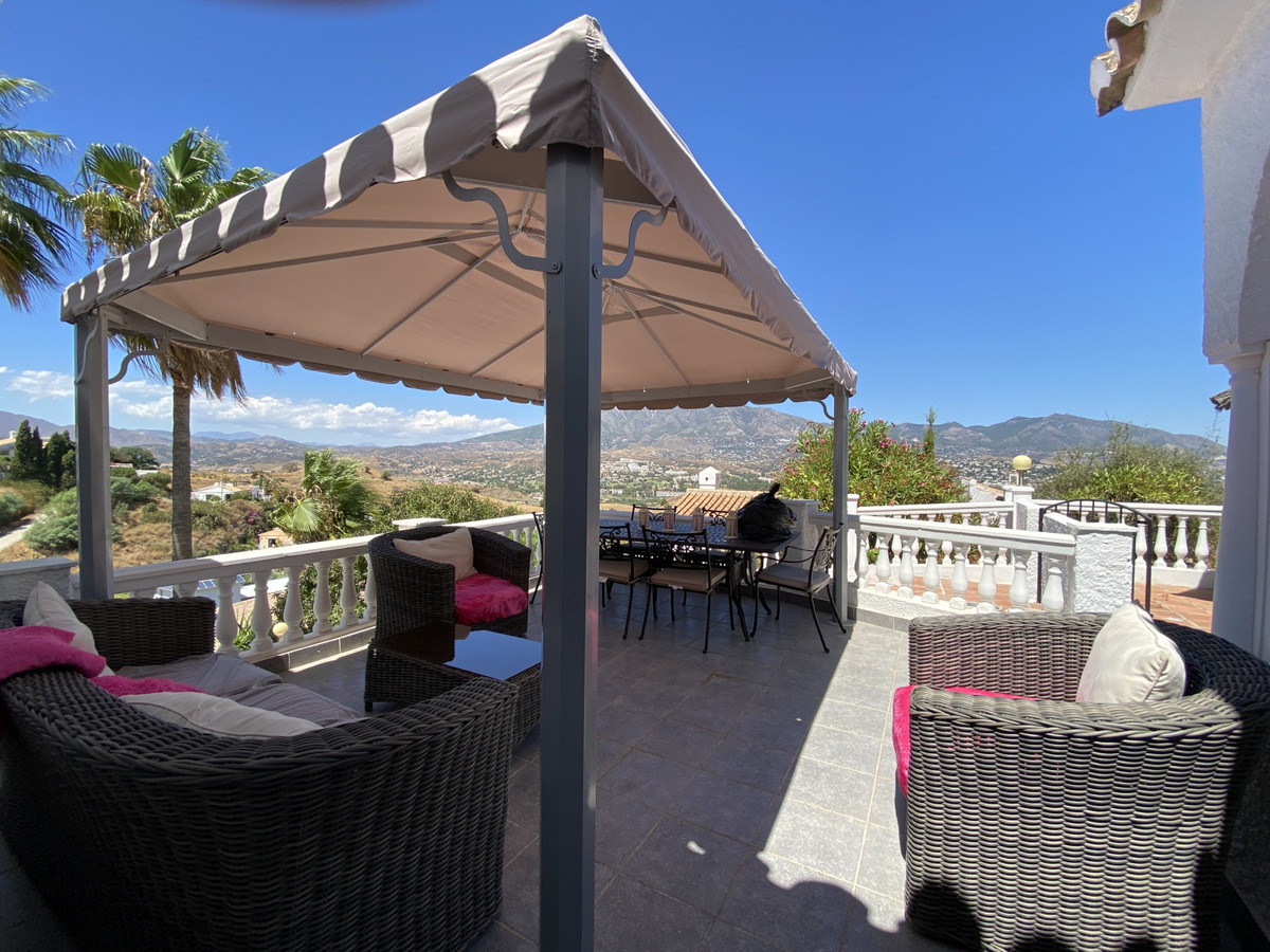 Se vende Villa - Chalet de 4 dormitorios en Costa Del Sol, Málaga, España