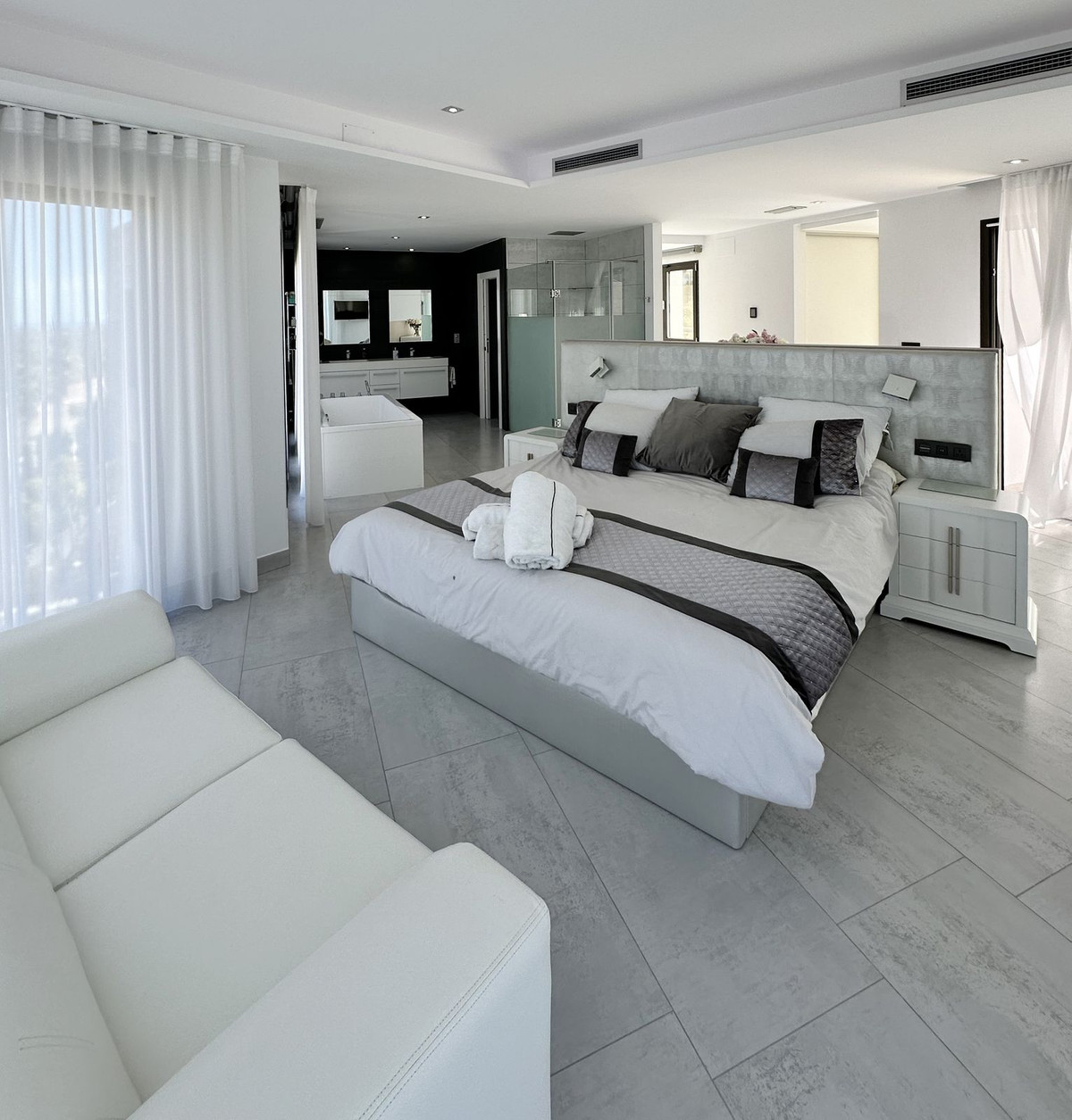 5 Bed Townhouse for sale in Javea Costa Blanca, Alicante, Spain