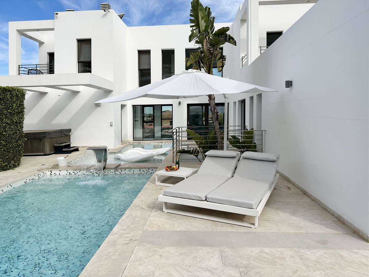 5 Bed Townhouse for sale in Javea Costa Blanca, Alicante, Spain