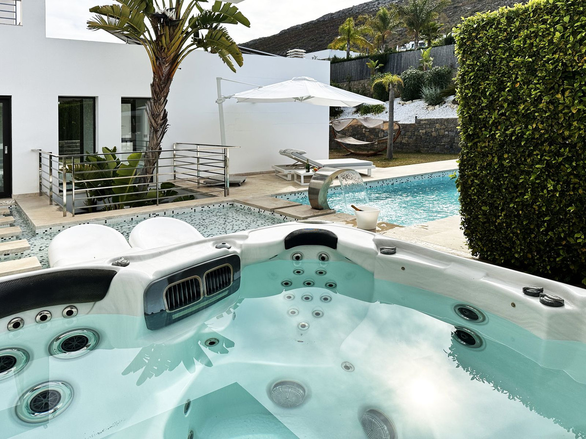 5 Bed Townhouse for sale in Javea Costa Blanca, Alicante, Spain