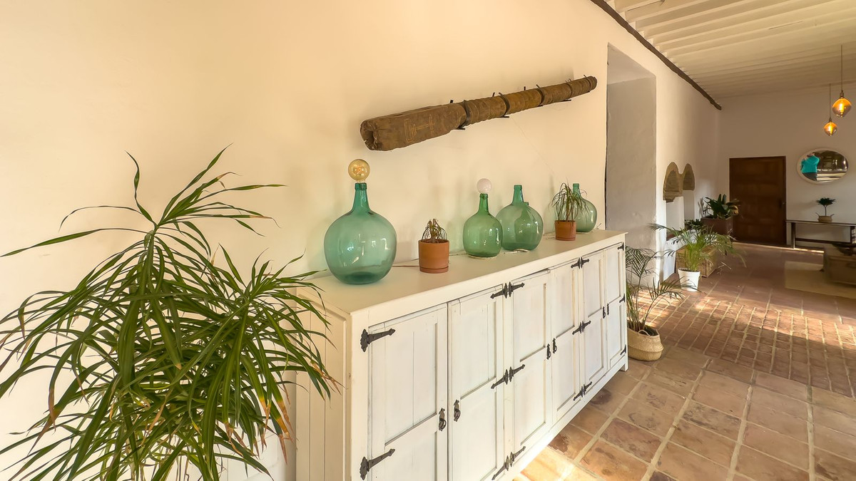 8 Bed Townhouse for sale in Montes De Málaga Málaga Ciudad, Málaga, Spain