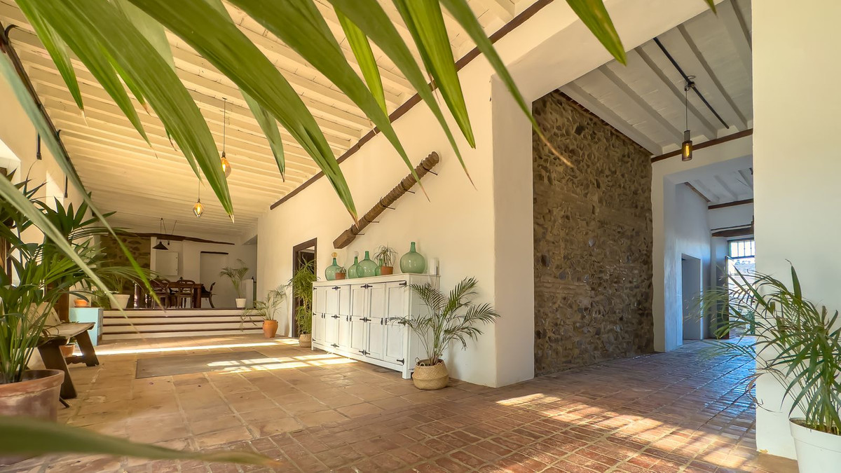 8 Bed Townhouse for sale in Montes De Málaga Málaga Ciudad, Málaga, Spain