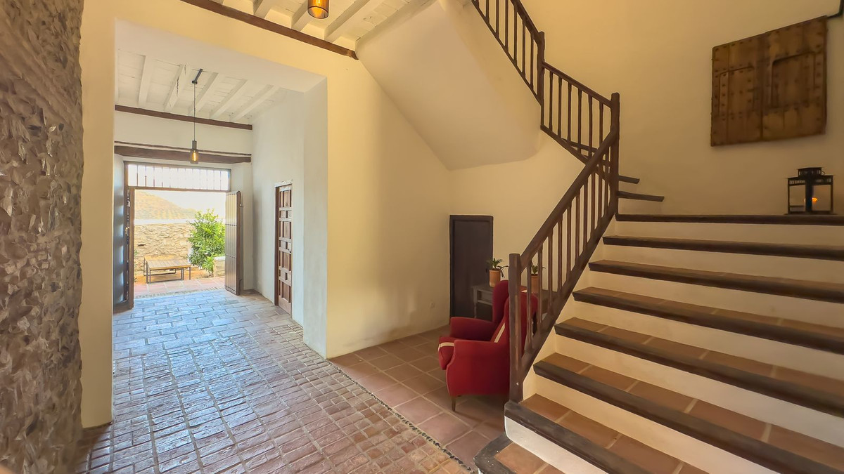 8 Bed Townhouse for sale in Montes De Málaga Málaga Ciudad, Málaga, Spain