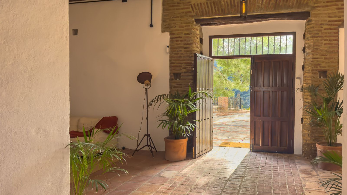 8 Bed Townhouse for sale in Montes De Málaga Málaga Ciudad, Málaga, Spain