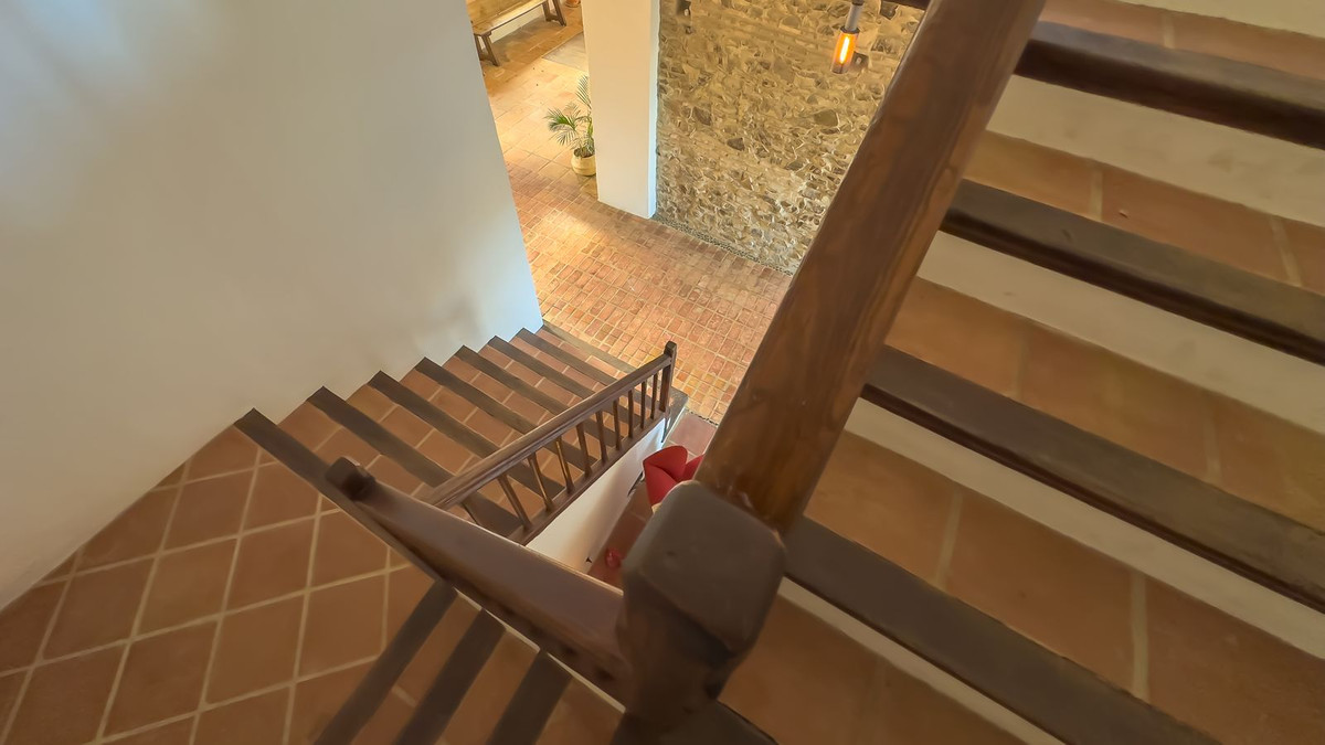8 Bed Townhouse for sale in Montes De Málaga Málaga Ciudad, Málaga, Spain