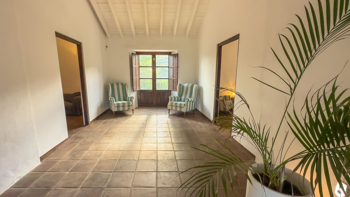 8 Bed Townhouse for sale in Montes De Málaga Málaga Ciudad, Málaga, Spain