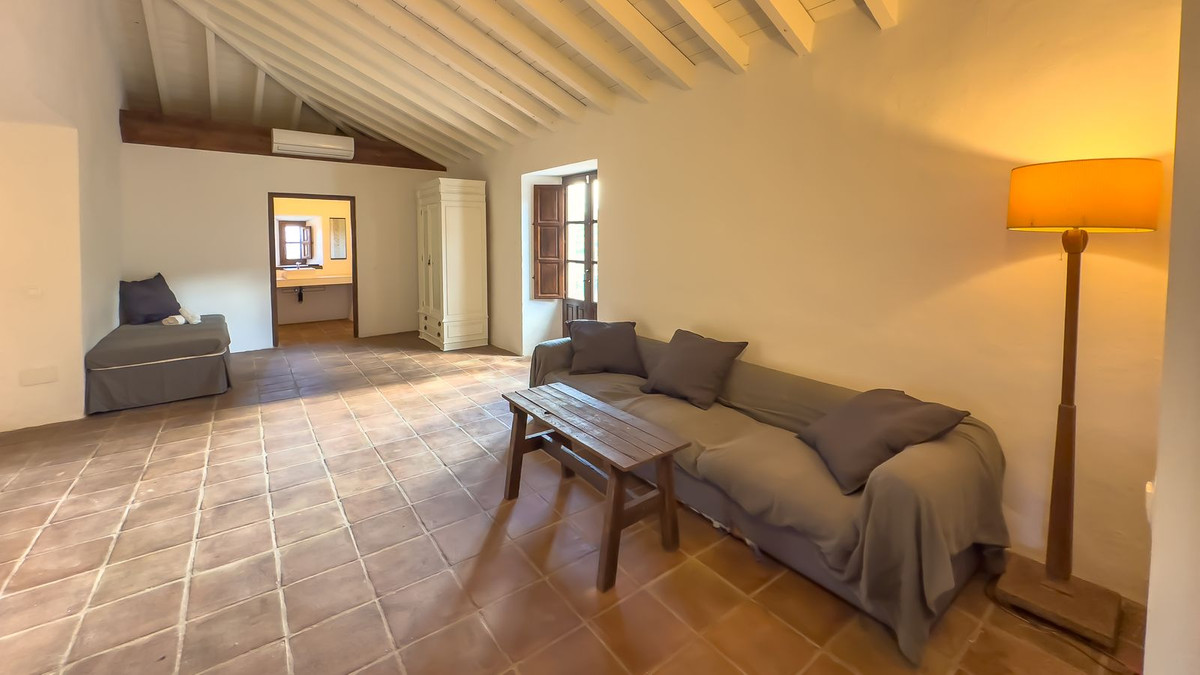 8 Bed Townhouse for sale in Montes De Málaga Málaga Ciudad, Málaga, Spain