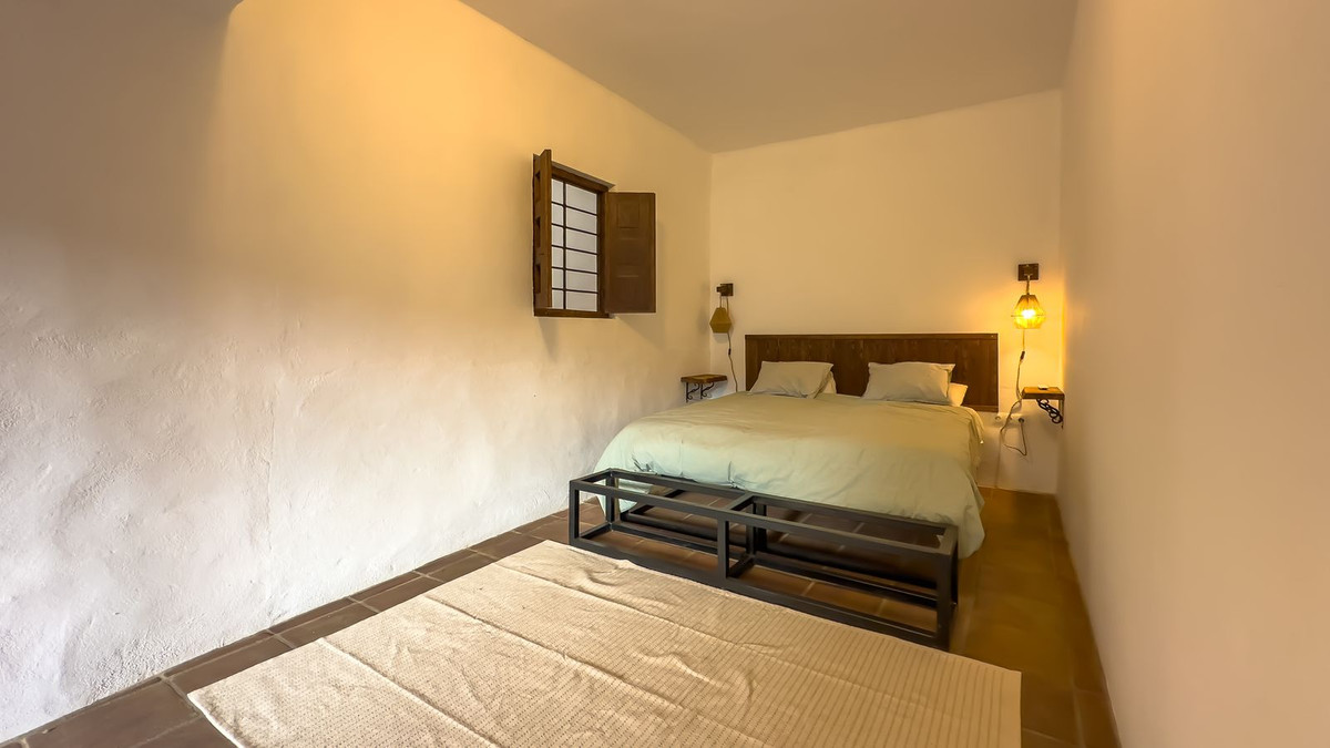 8 Bed Townhouse for sale in Montes De Málaga Málaga Ciudad, Málaga, Spain