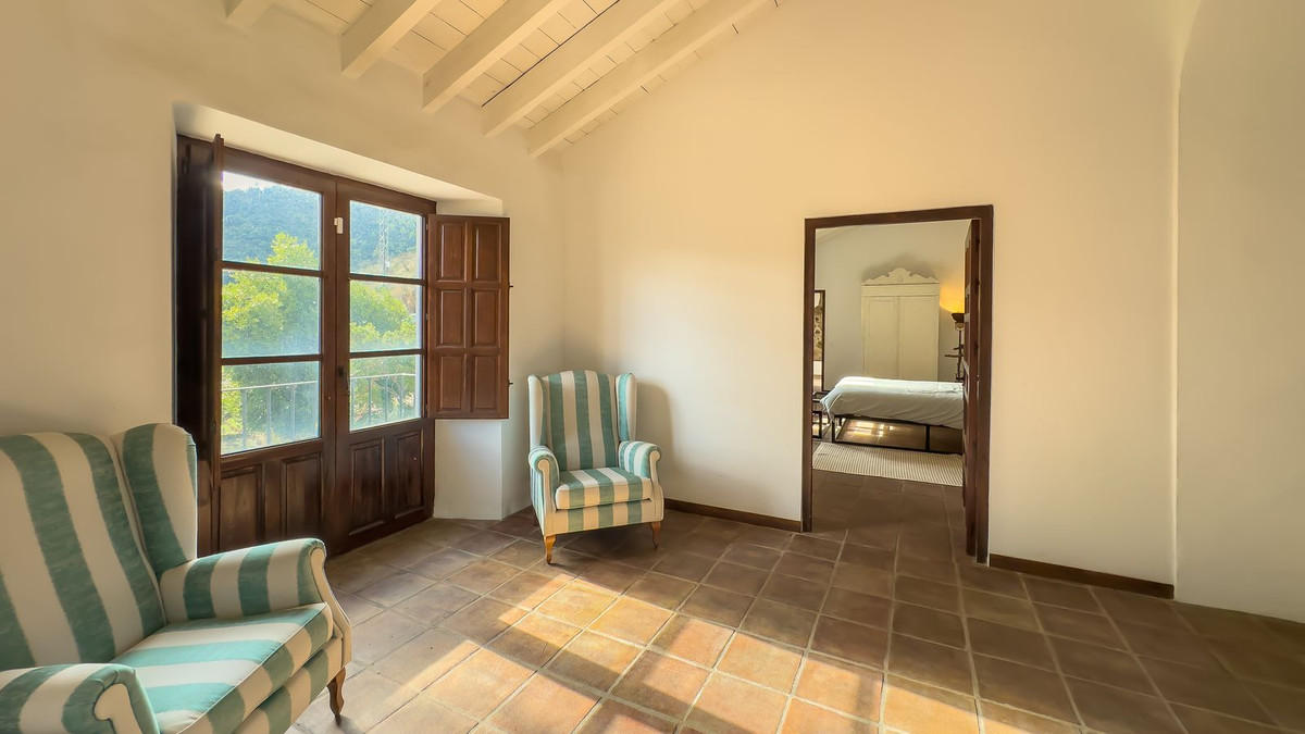 8 Bed Townhouse for sale in Montes De Málaga Málaga Ciudad, Málaga, Spain