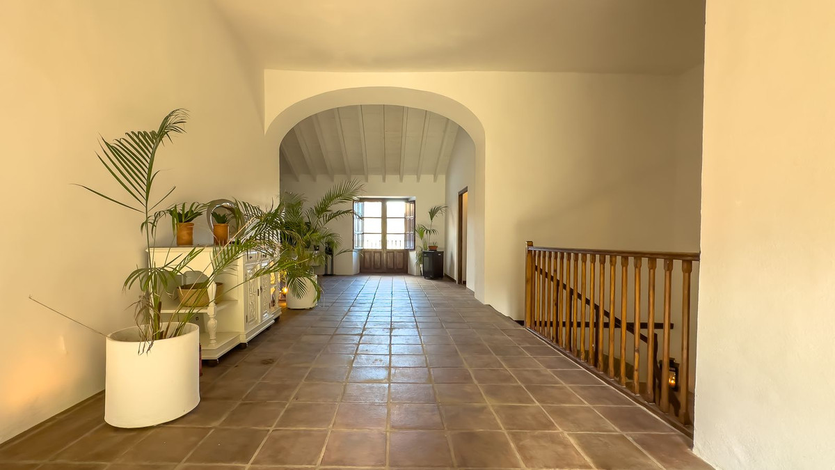 8 Bed Townhouse for sale in Montes De Málaga Málaga Ciudad, Málaga, Spain