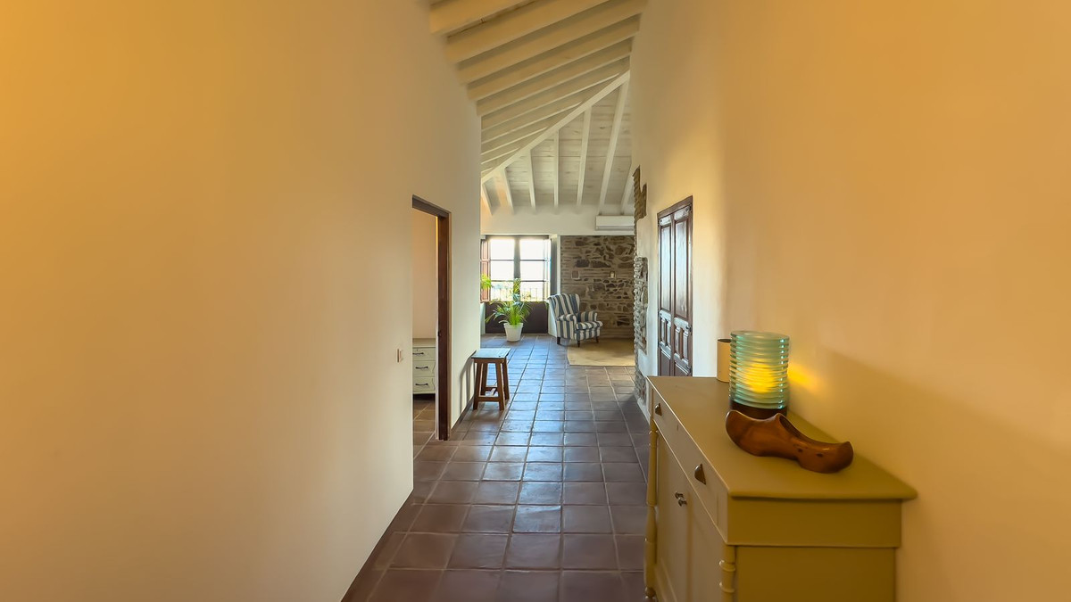8 Bed Townhouse for sale in Montes De Málaga Málaga Ciudad, Málaga, Spain
