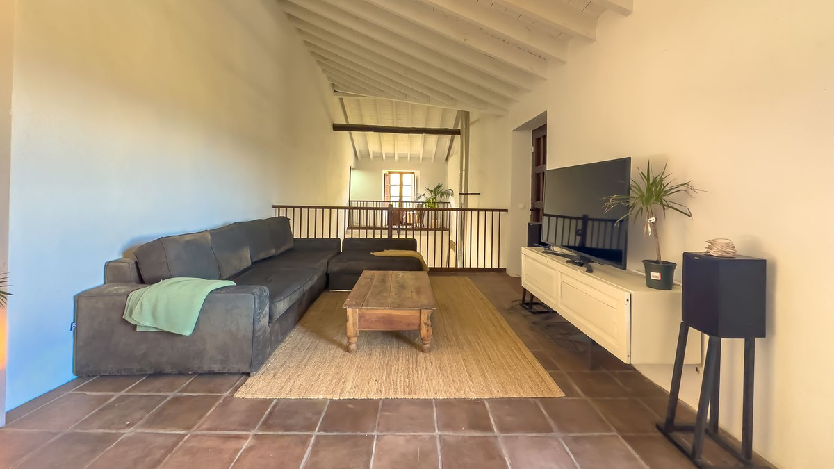 8 Bed Townhouse for sale in Montes De Málaga Málaga Ciudad, Málaga, Spain