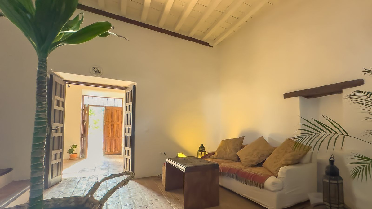 8 Bed Townhouse for sale in Montes De Málaga Málaga Ciudad, Málaga, Spain