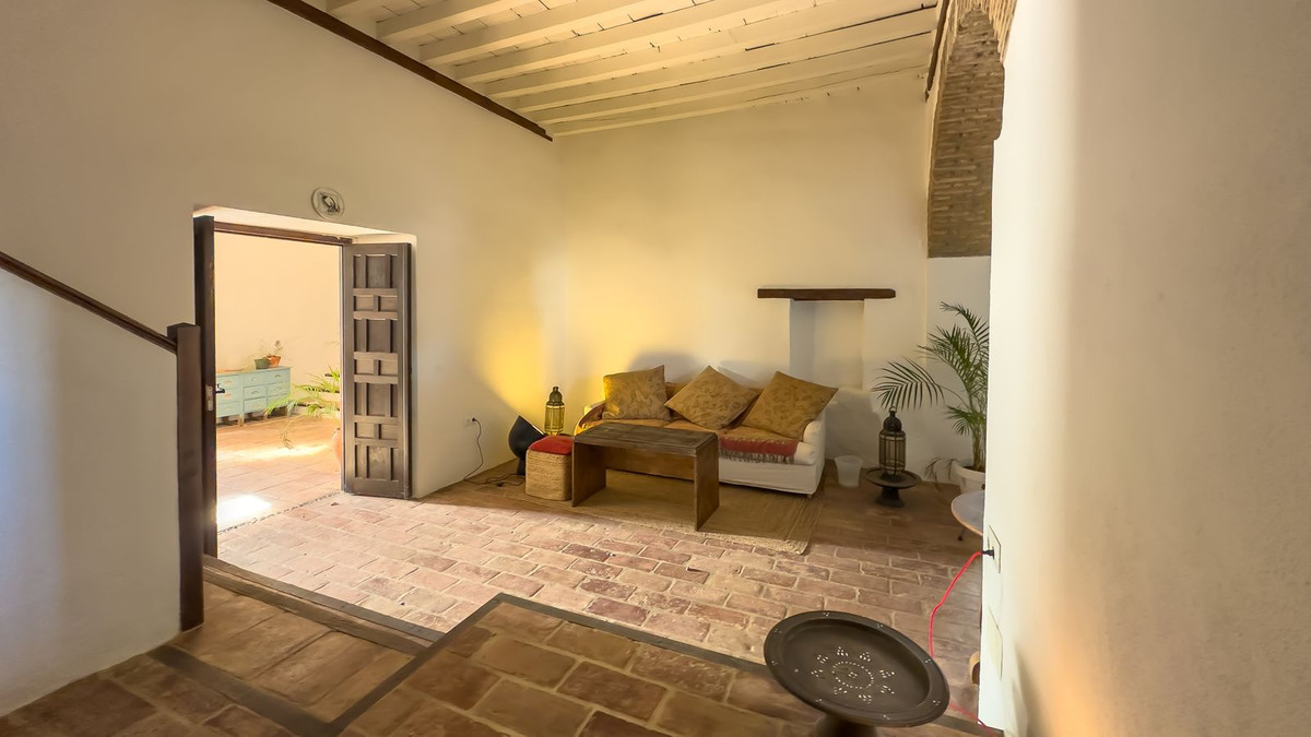 8 Bed Townhouse for sale in Montes De Málaga Málaga Ciudad, Málaga, Spain