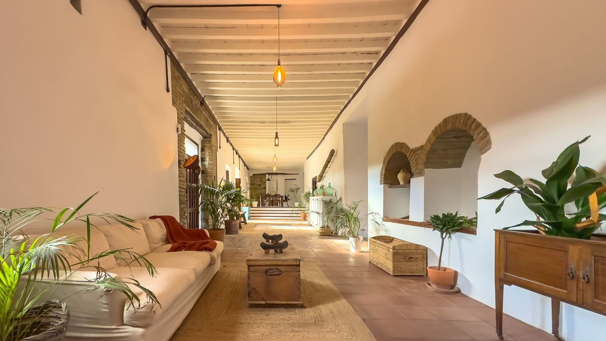 8 Bed Townhouse for sale in Montes De Málaga Málaga Ciudad, Málaga, Spain