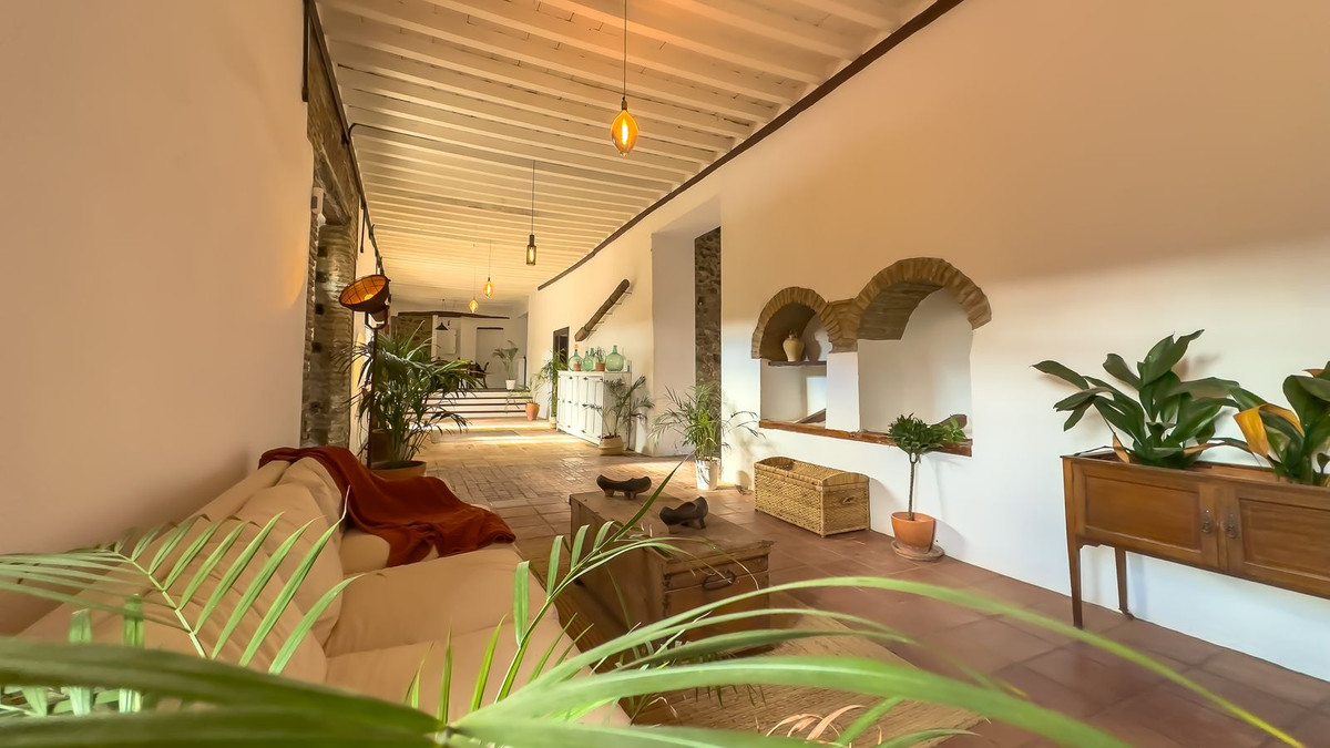 8 Bed Townhouse for sale in Montes De Málaga Málaga Ciudad, Málaga, Spain