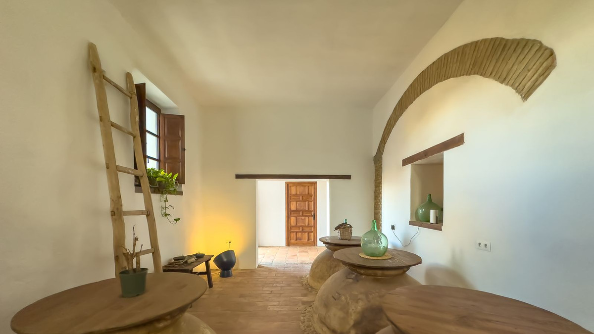 8 Bed Townhouse for sale in Montes De Málaga Málaga Ciudad, Málaga, Spain