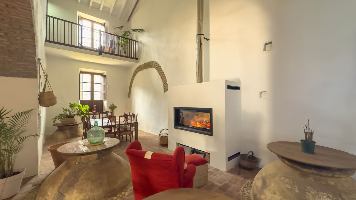 8 Bed Townhouse for sale in Montes De Málaga Málaga Ciudad, Málaga, Spain