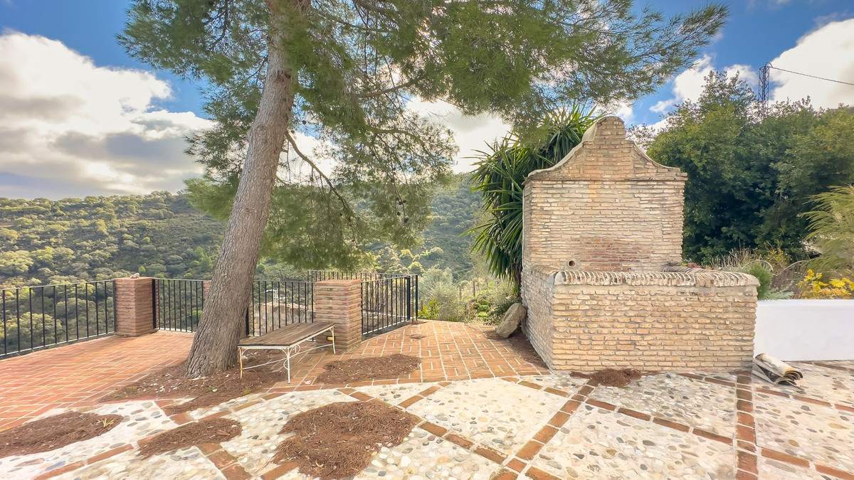 8 Bed Townhouse for sale in Montes De Málaga Málaga Ciudad, Málaga, Spain