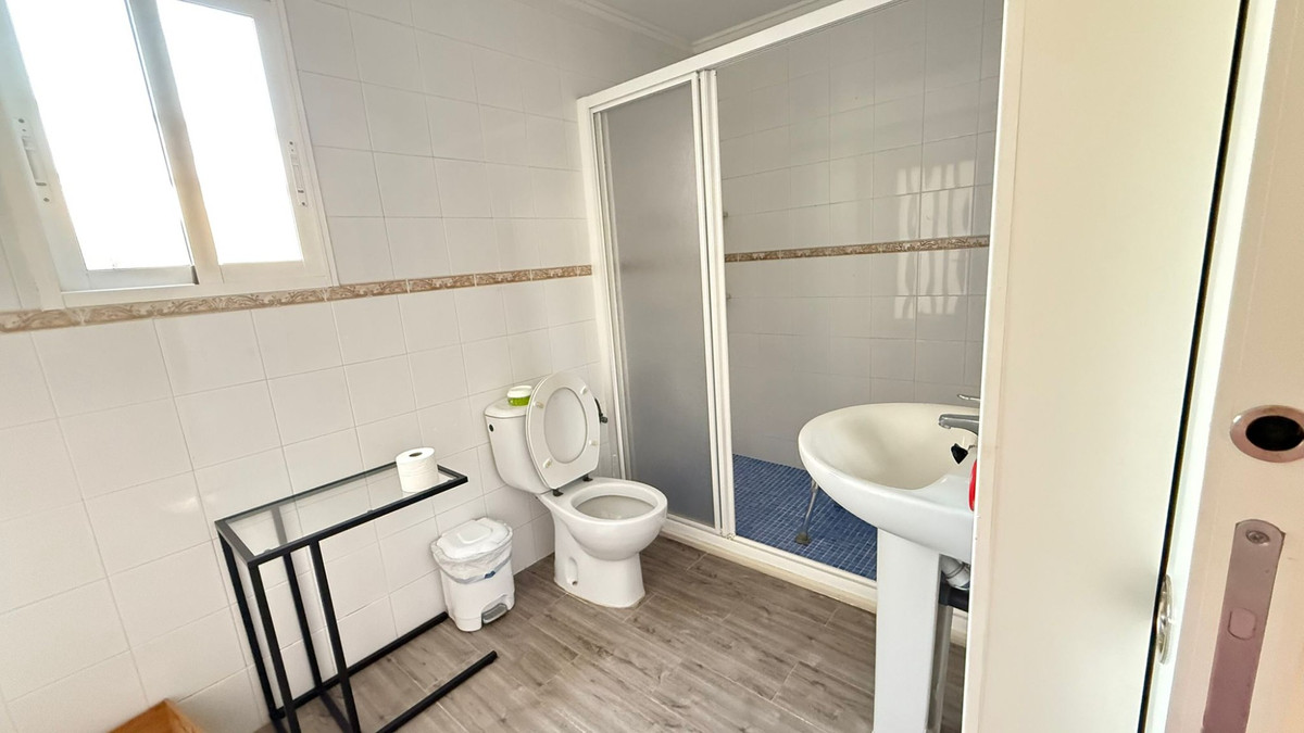 Se vende Villa - Chalet de 3 dormitorios en Costa Blanca, Alicante, España