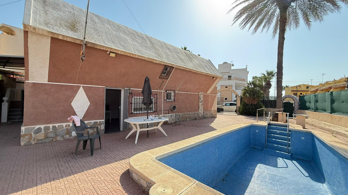 Se vende Villa - Chalet de 3 dormitorios en Costa Blanca, Alicante, España