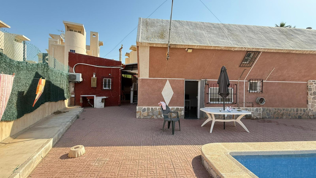 Se vende Villa - Chalet de 3 dormitorios en Costa Blanca, Alicante, España