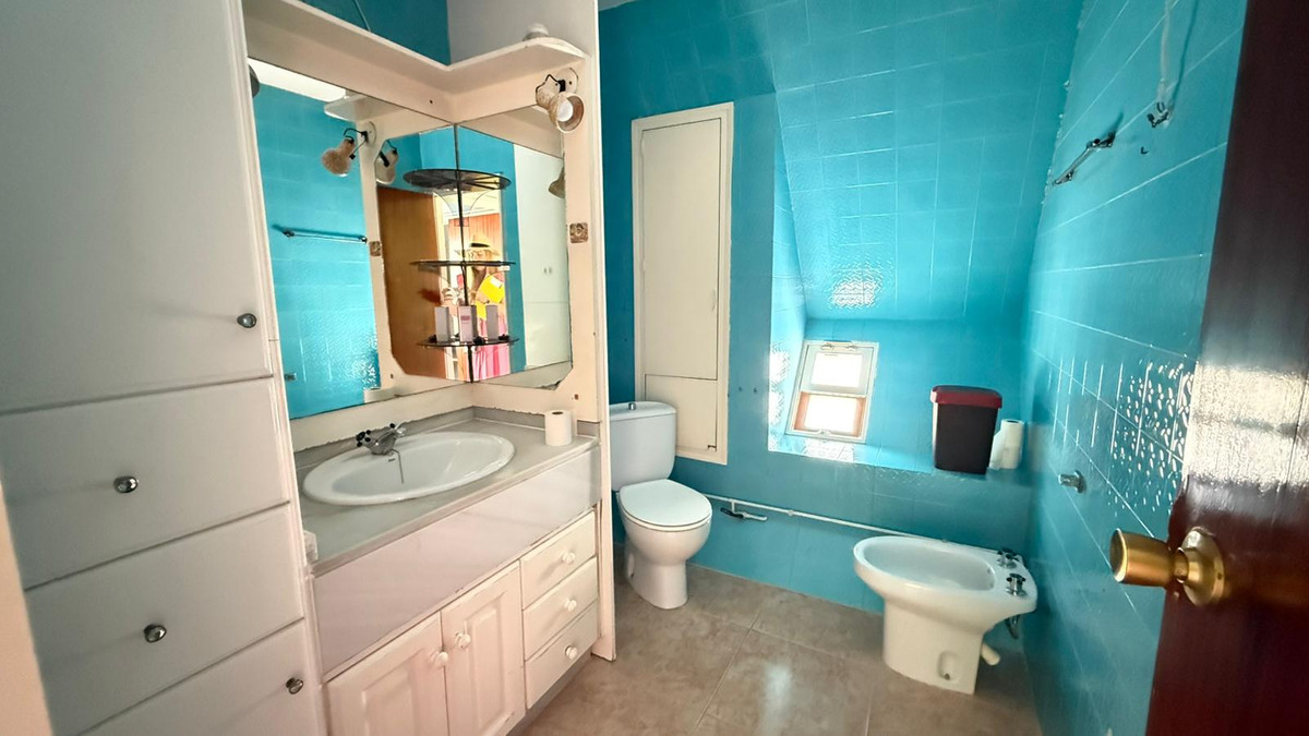 Se vende Villa - Chalet de 3 dormitorios en Costa Blanca, Alicante, España