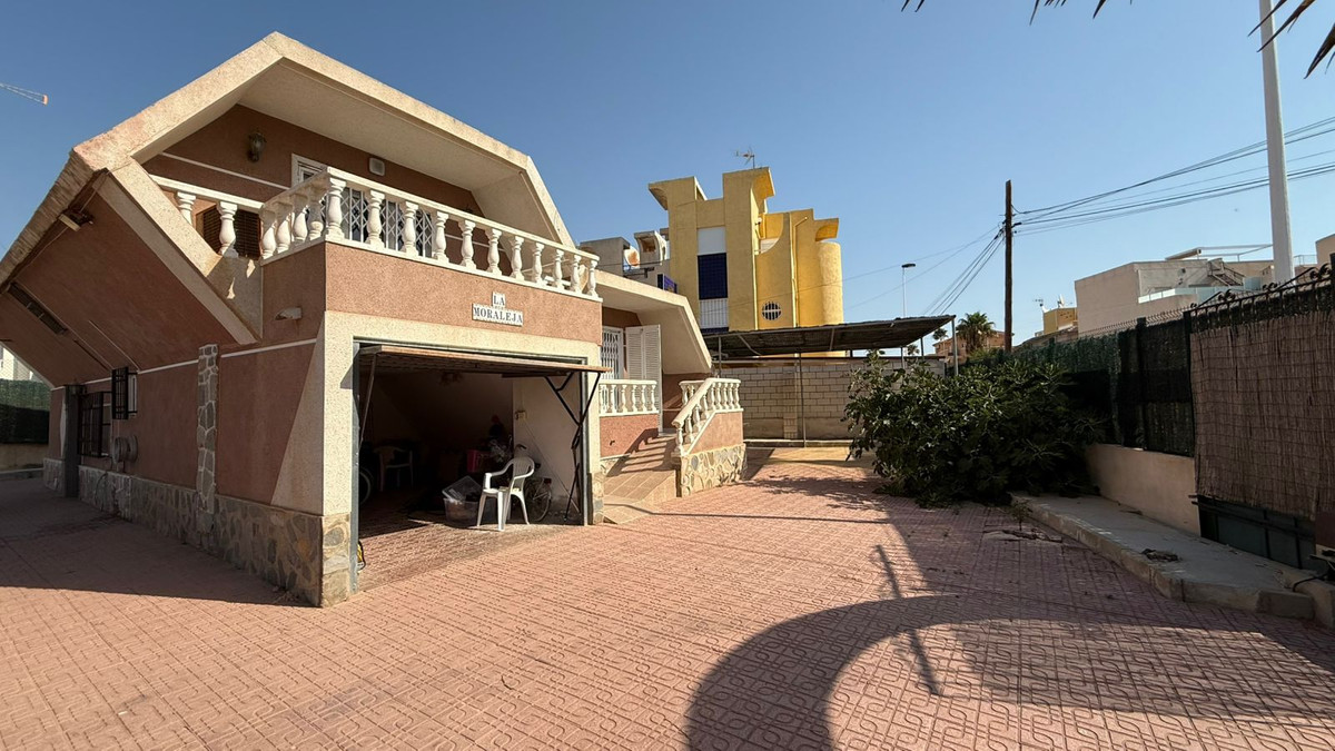 Se vende Villa - Chalet de 3 dormitorios en Costa Blanca, Alicante, España