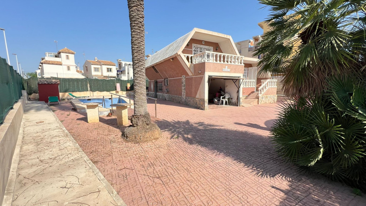 Se vende Villa - Chalet de 3 dormitorios en Costa Blanca, Alicante, España