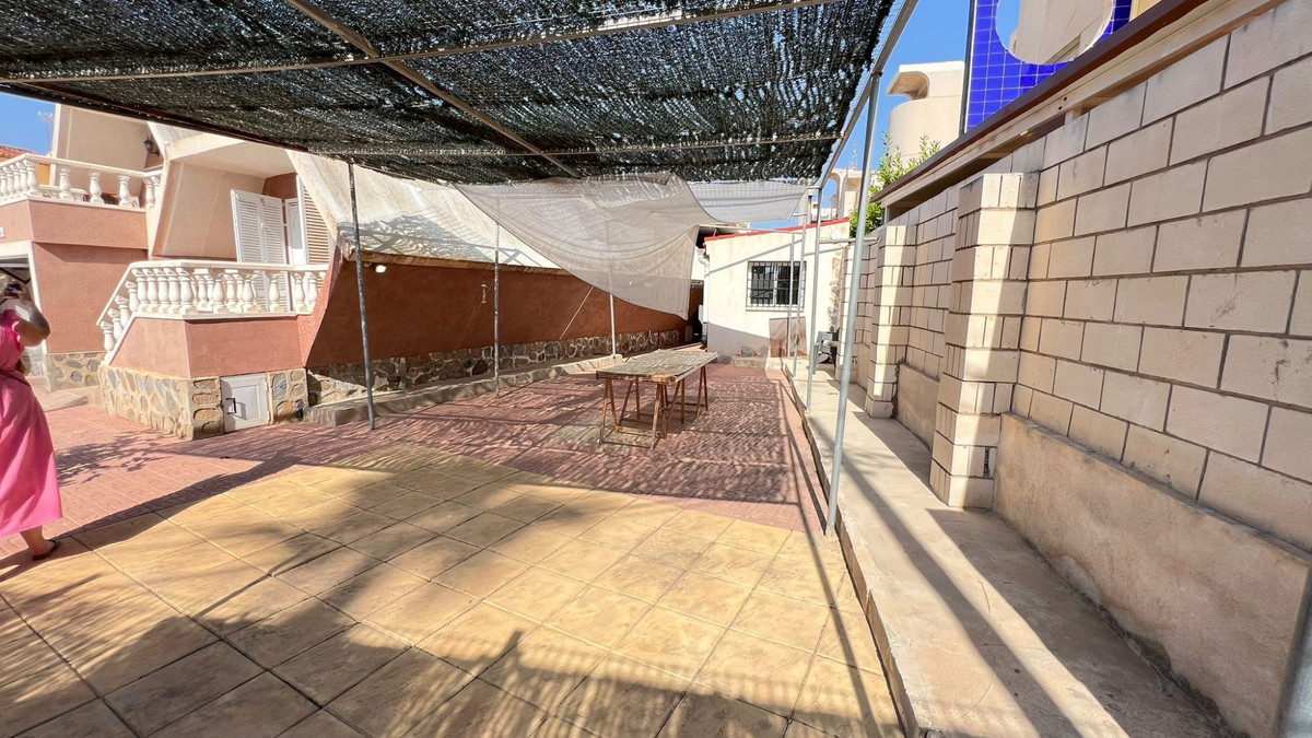 Se vende Villa - Chalet de 3 dormitorios en Costa Blanca, Alicante, España